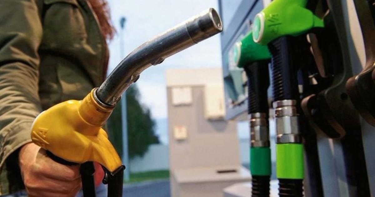 انخفاض أسعار المحروقات في المغرب: تخفيض درهم للتر في الغازول ونصف درهم للبنزين